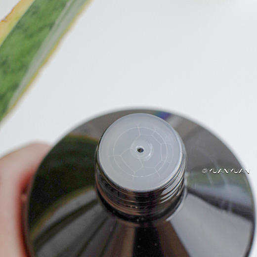 捷克菠丹妮啤酒花洗发水500ml 连续30年获得荃球唯1的3A有机认证！孕妇、三岁以上都可用！无硅油护理头发！蓬松、自然控油！捷克botanicus菠丹妮 日期27年4月 商品图4