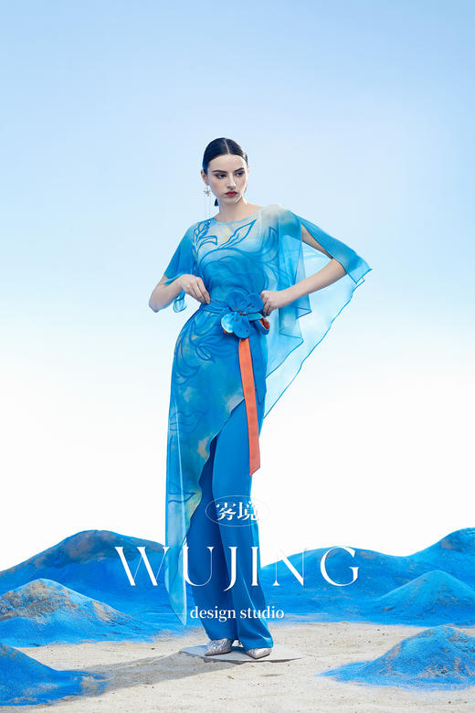 3204081 穹灵疏影 进口纹理蜂窝缎裤子 雾境 商品图1