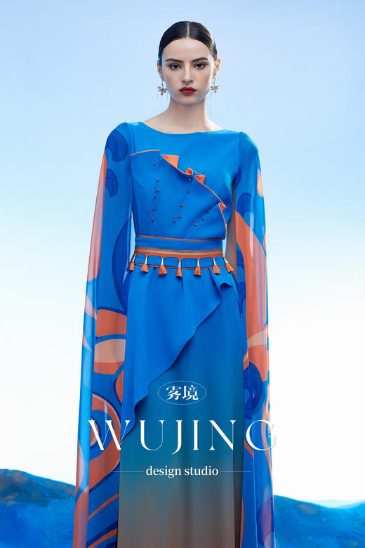 3204074 灵泽岚霏 韩国进口水晶乔其纱进口纹理蜂窝缎连衣裙 雾境 商品图2