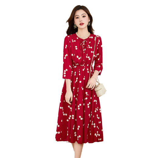 WZNHWL97399 2024年春季上新气质时尚优雅系带圆领舒适透气修身显瘦百搭连衣裙 商品图4