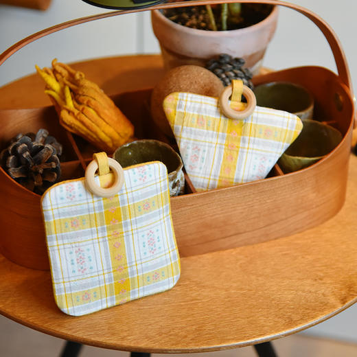 森系格纹香包轻奢田园衣柜持久香气除味香囊香袋 商品图1