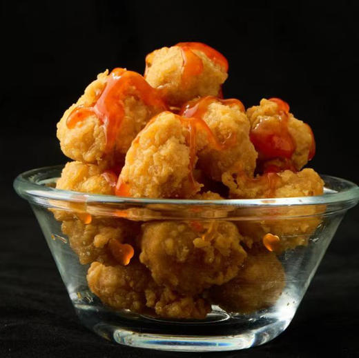 荚之香爆浆酥豆花，外酥里嫩，口口爆浆
云南石屏豆腐的升级版！经过油炸后，酥香的表皮包裹着豆香浓郁的豆浆，一口咬下去，香甜的豆浆爆浆喷涌，香嫩软滑。再搭配一盘灵魂蘸料，酥与嫩的完美结合！一组两盒，送蘸料 商品图4