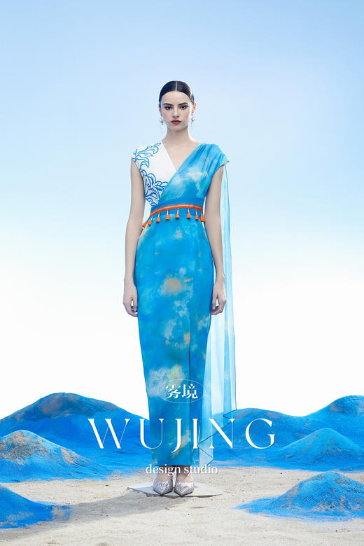 3204082 穹灵疏影 韩国进口水晶乔其纱进口纹理蜂窝缎连衣裙 雾境 商品图3