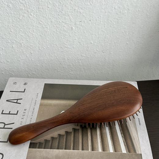 35-1 初心正品 原生胡桃木 气囊梳 专业梳子 胡桃木手柄 胡桃木梳齿。  商品图2