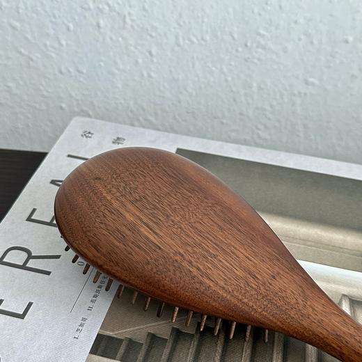 35-1 初心正品 原生胡桃木 气囊梳 专业梳子 胡桃木手柄 胡桃木梳齿。  商品图8