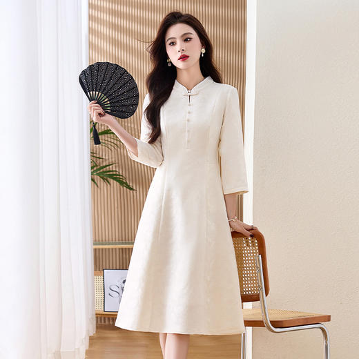 WZNHWL97269 新中式风立领领口提花连衣裙女2024年春季上新气质时尚复古轻奢 商品图2