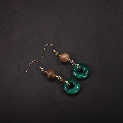 孔雀石平安扣圆珠奇楠耳环 商品图0