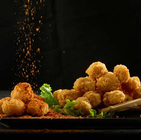 荚之香爆浆酥豆花，外酥里嫩，口口爆浆
云南石屏豆腐的升级版！经过油炸后，酥香的表皮包裹着豆香浓郁的豆浆，一口咬下去，香甜的豆浆爆浆喷涌，香嫩软滑。再搭配一盘灵魂蘸料，酥与嫩的完美结合！一组两盒，送蘸料