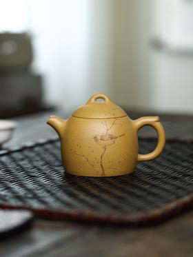 【青山特惠】宜兴原矿精品手工 段泥刻绘秦权紫砂壶 200cc