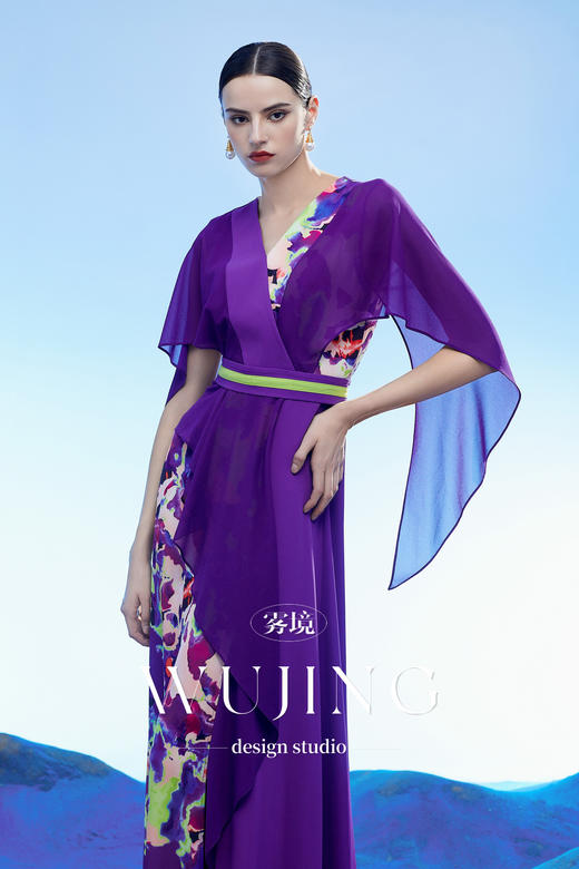 3204112 玉碧紫鸾 韩国进口水晶乔其纱进口纹理蜂窝缎连衣裙 雾境 商品图0