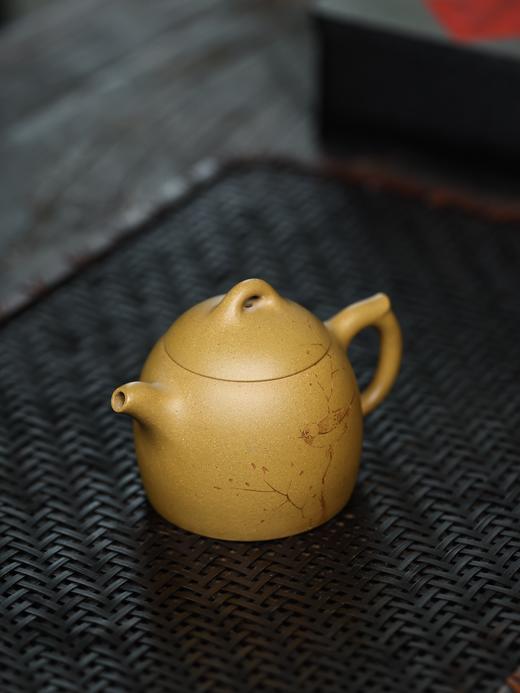 【青山特惠】宜兴原矿精品手工 段泥刻绘秦权紫砂壶 200cc 商品图6