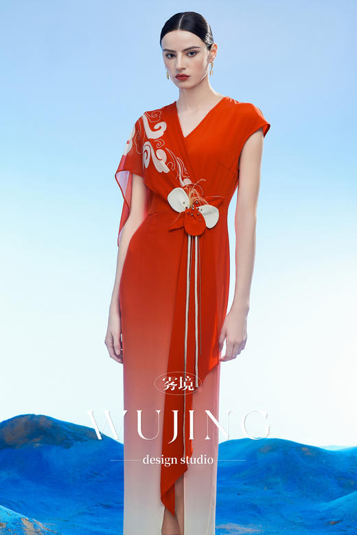 3204063 云漫琉璃 定制印花韩国进口水晶乔其纱定制印花进口纹理蜂窝缎连衣裙 雾境 商品图3