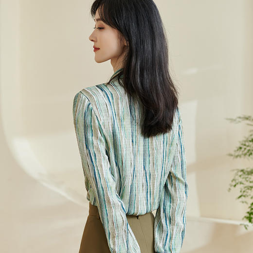 波纹油画皱感肌理 自然松弛 米思阳2026春季新款通勤复古原创印花衬衫宽松显瘦职业上衣女0194/1060 商品图3