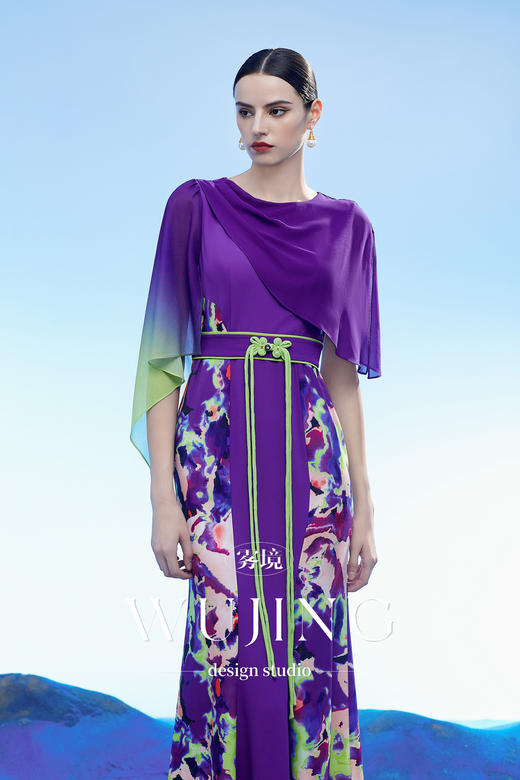 3204108 玉碧紫鸾 韩国进口水晶乔其纱进口纹理蜂窝缎连衣裙 雾境 商品图4