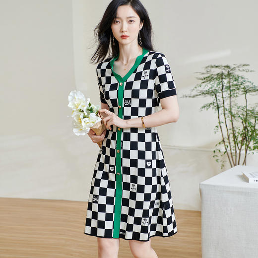 米思阳2026春夏新款时尚别致拼接连衣裙棋盘格弹力针织a字裙0571 商品图2