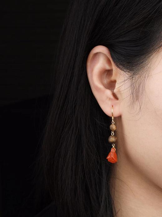 南红玉兰花奇楠耳环 商品图4