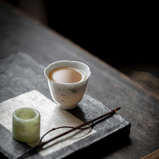 束刻/明知山志/杏粉/莲香漫舞/云灵杯手绘舞蝶粉色茶杯功夫茶具喝茶杯品茗杯 商品图6