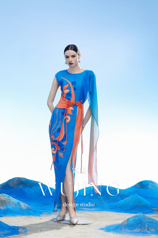 3204073 灵泽岚霏 韩国进口水晶乔其纱进口纹理蜂窝缎连衣裙 雾境 商品图3