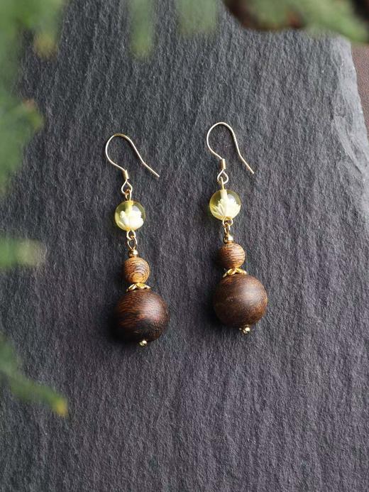 莲花款琥珀奇楠沉香耳环 商品图1