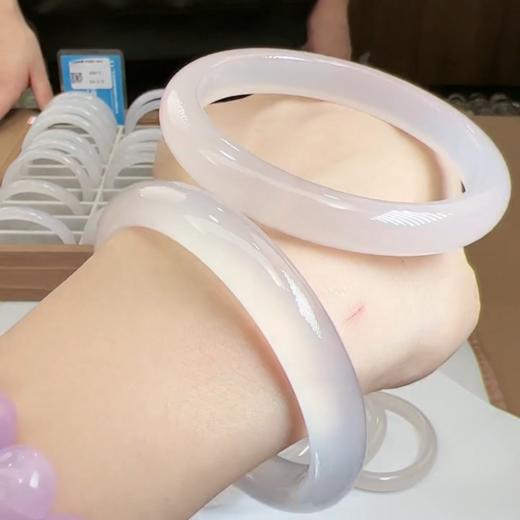 88873白月光藕粉手镯 商品图0