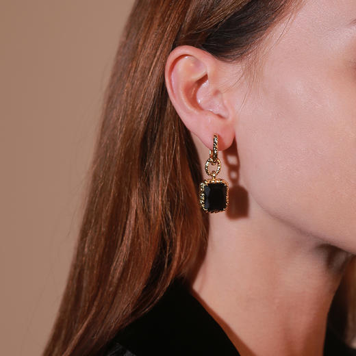 【万茜同款】Retro Chic意大利复古时尚首饰  黑色方块熔岩耳环 商品图1
