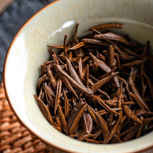 【年货礼盒】茶叶 红茶 金骏眉 奇芽  浓香型 正宗武夷茶 年货礼盒 五虎 125g 商品图4