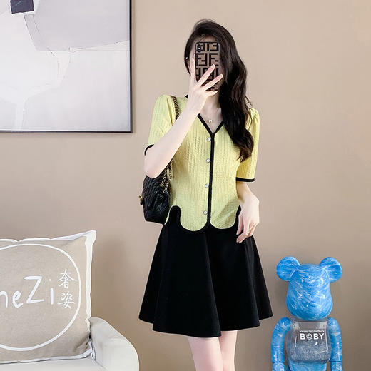 奢姿2025年夏季新款大码女装V领气质两件套胖妹妹甜美时尚套装9932966868 商品图1