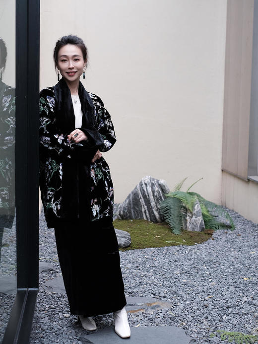 暂不上架限量款 | 真丝加密缎亮片串珠围巾式外套 商品图6