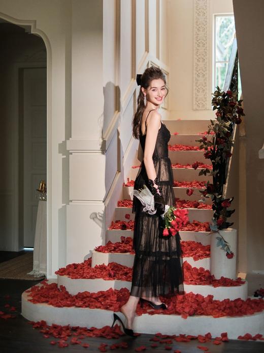 【孤品样衣，不退不换】【黑天鹅晚宴】法式蕾丝网纱钉珠压褶气质吊带连衣裙 商品图9