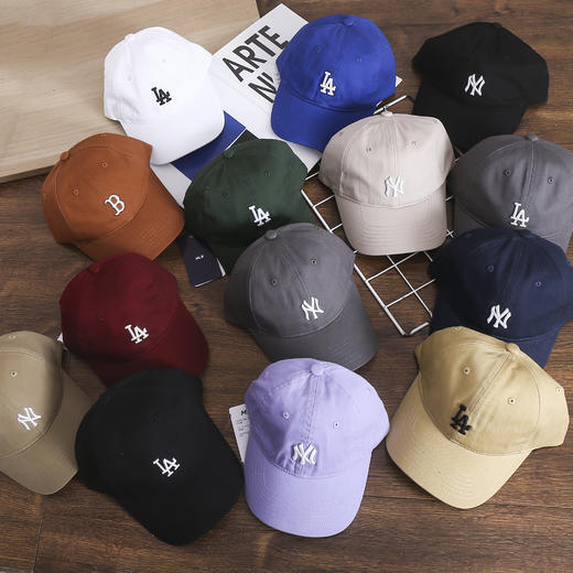 正品MLB🧢帽子合集️新品官网599✅独家福利价69附大量实拍！ 棒球帽 你要的款式我都有！！！  品牌授权，链路齐全，疑假勿拍 廓形精巧，不管是通勤还是出街，上身吸睛单品！强烈推荐人手一顶 商品图3