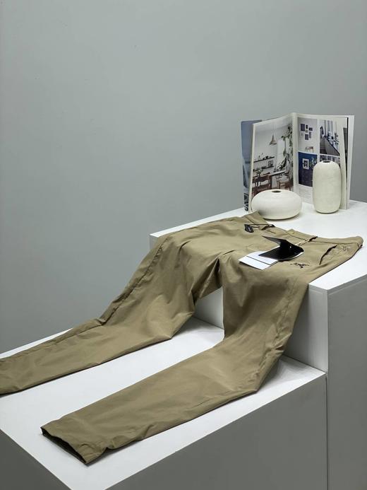 点此购买 始祖鸟LEVON PANT系列轻量男子休闲长裤 LL 281617 商品图13