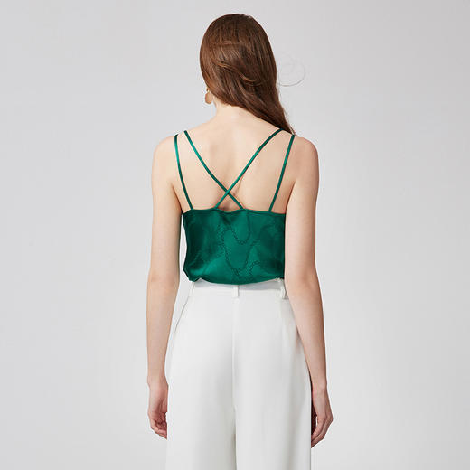 EITIE爱特爱夏季新款纯色v领百搭显瘦吊带内搭小背心7413101 商品图10