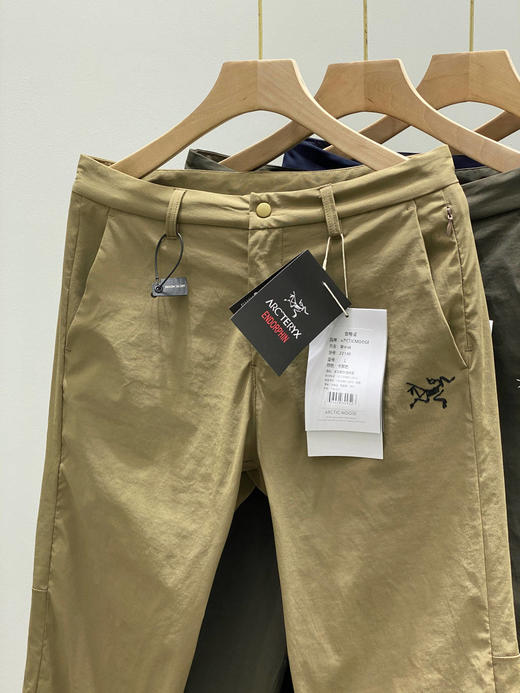 点此购买 始祖鸟LEVON PANT系列轻量男子休闲长裤 LL 281617 商品图7