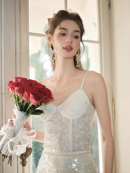 【大货捡漏，不退不换】  【花期美梦】法式重工亮片绣花蕾丝肌理感纯欲性感V领吊带 商品图6