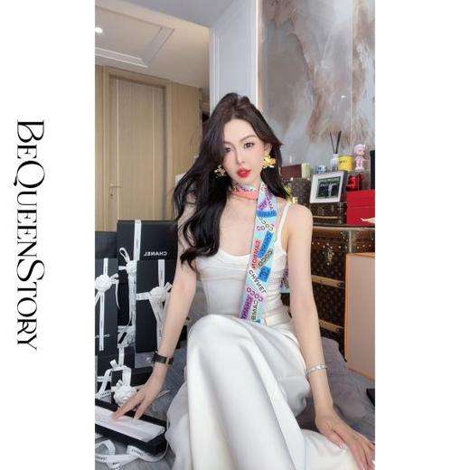 余潇潇【奶系香肩】百搭透气凉爽光丝挑孔舒适性感时尚线条感吊带夏 商品图3