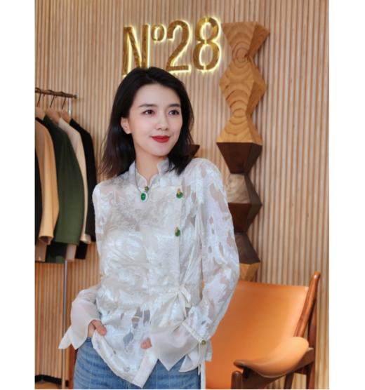 【破价】"烧花衬衫"喇叭袖新中式衬衫别致设计修身长袖上衣9A11S004 商品图1