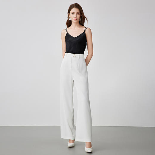 EITIE爱特爱夏季新款纯色v领百搭显瘦吊带内搭小背心7413101 商品图4