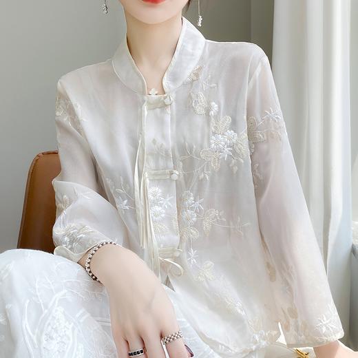 纤束马新中式典雅盘扣刺绣衬衣 商品图2