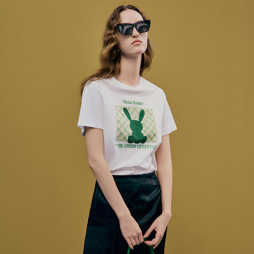 EITIET爱特爱夏季新款时尚百搭打底舒适圆领印花T恤女7402104 商品图2