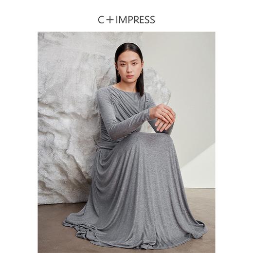西嘉C+IMPRESS/西嘉抽褶长袖针织连衣裙女士显瘦纸片人天丝一字领LYQ2401081 商品图3