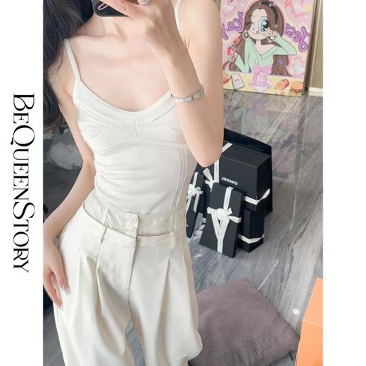 余潇潇【奶系香肩】百搭透气凉爽光丝挑孔舒适性感时尚线条感吊带夏 商品图0