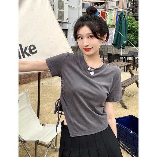 春夏季【设计感正肩短袖T恤】大码女装黑色胖mm遮肉显瘦 不规则短款辣妹上衣 商品图0