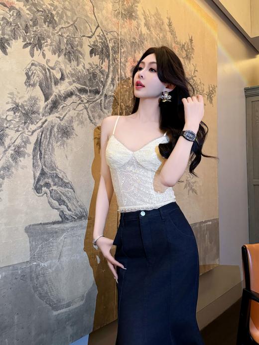 【大货捡漏，不退不换】  【花期美梦】法式重工亮片绣花蕾丝肌理感纯欲性感V领吊带 商品图5