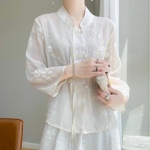 纤束马新中式典雅盘扣刺绣衬衣 商品图1