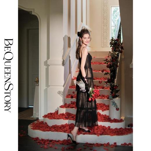 【孤品样衣，不退不换】【黑天鹅晚宴】法式蕾丝网纱钉珠压褶气质吊带连衣裙 商品图4