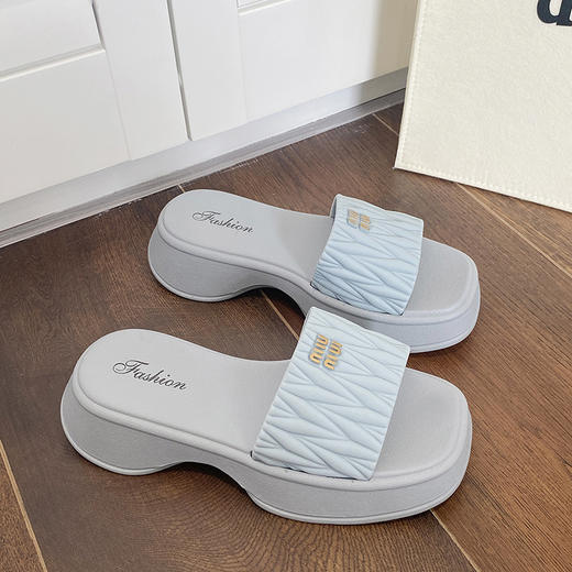 【韩版网红 厚底拖鞋女】夏季休闲外穿 新款纯色海边沙滩一字拖 商品图8