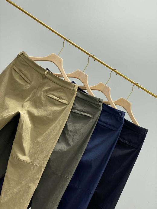 点此购买 始祖鸟LEVON PANT系列轻量男子休闲长裤 LL 281617 商品图12