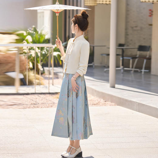 2024春新款时尚中式盘扣短外套印花压皱半身裙两件套套装XPHG98【预售7天】 商品图2