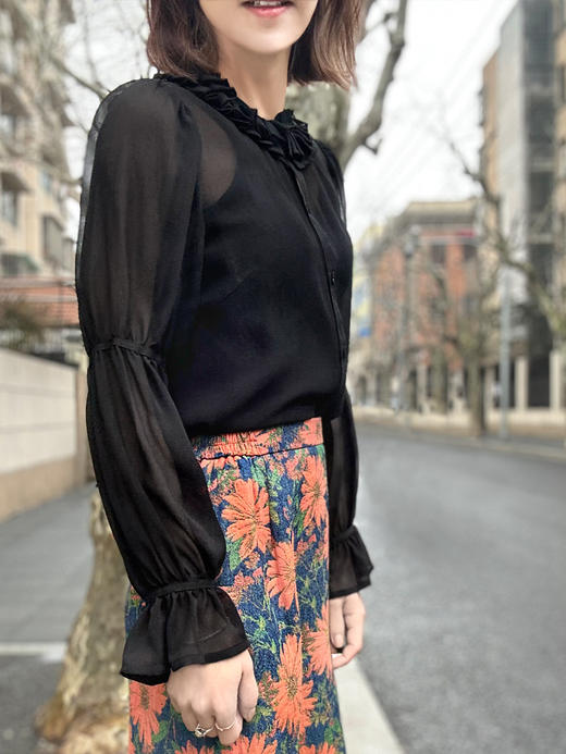 TYNVIE 缩褶袖百褶领长袖衬衫-黑色 商品图1