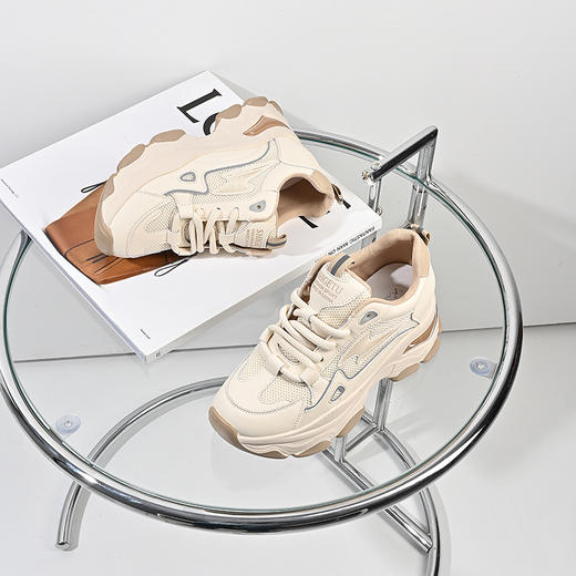 2024经典鲨春季女士新款运动厚底时髦小个子必备老爹鞋KW160-D17111 商品图3